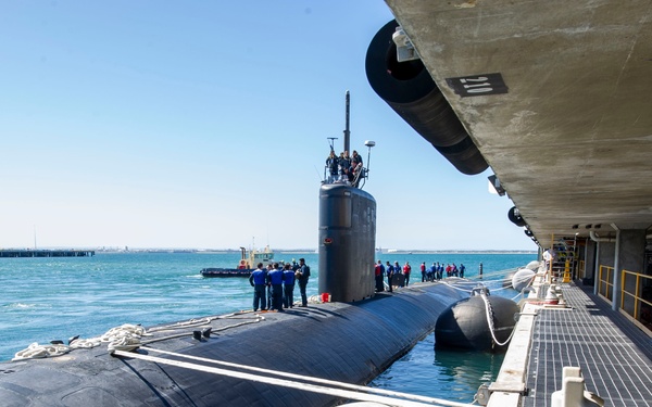 USS Annapolis visits HMAS Stirling