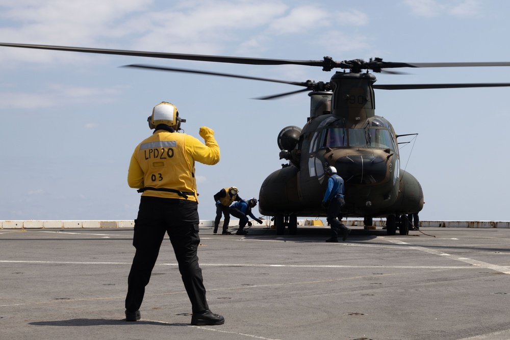 Iron Fist 24: JGSDF Pilots Land on USS Green Bay