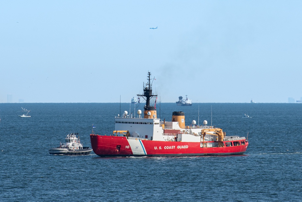 Polar Star Arrives at CFAY