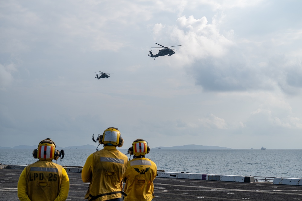 Rear Adm. Scott Visits USS Somerset During CG24