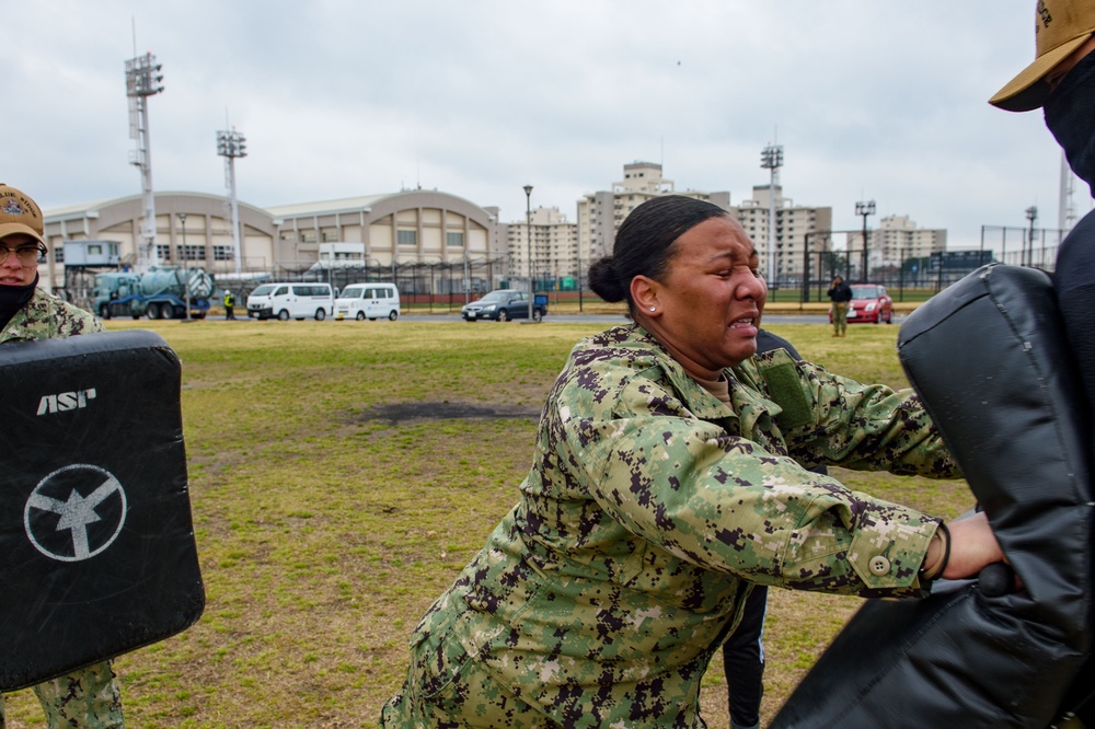 USS BLUE RIDGE CONDUCTS SRF-B COURSE