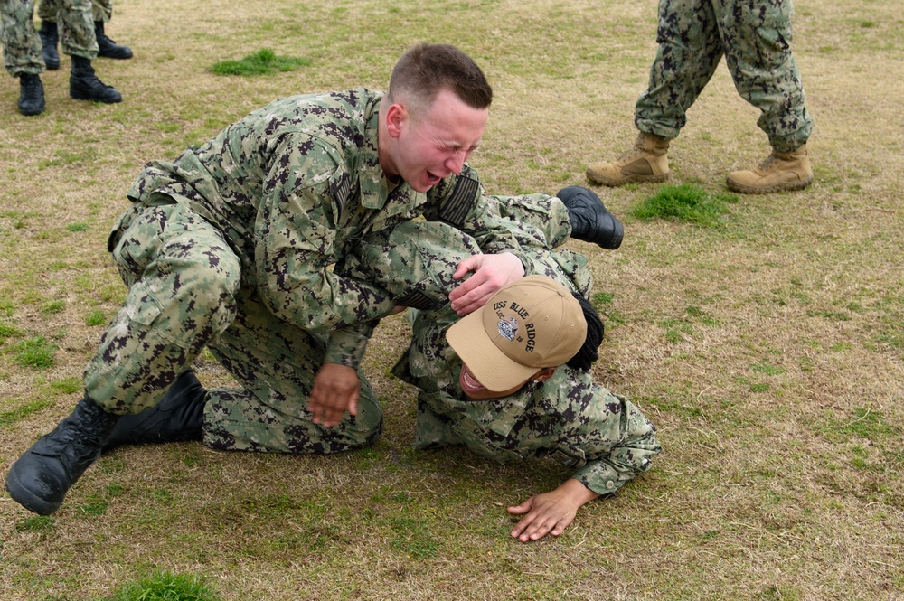 USS BLUE RIDGE CONDUCTS SRF-B COURSE