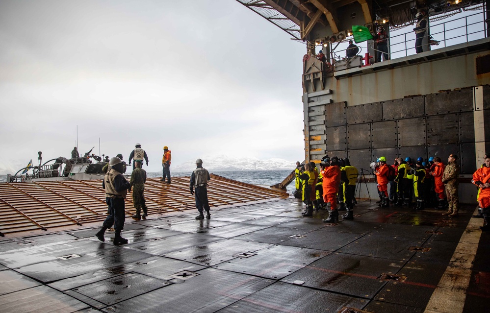 Press embark USS Gunston Hall for media event in support of Steadfast Defender 24