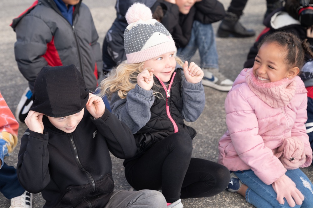 Muroc students watch Thunderbirds practice from Edwards' flight line