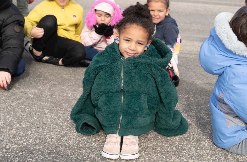 Muroc students watch Thunderbirds practice from Edwards' flight line