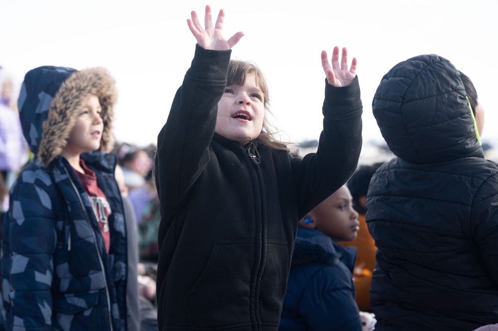 Muroc students watch Thunderbirds practice from Edwards' flight line