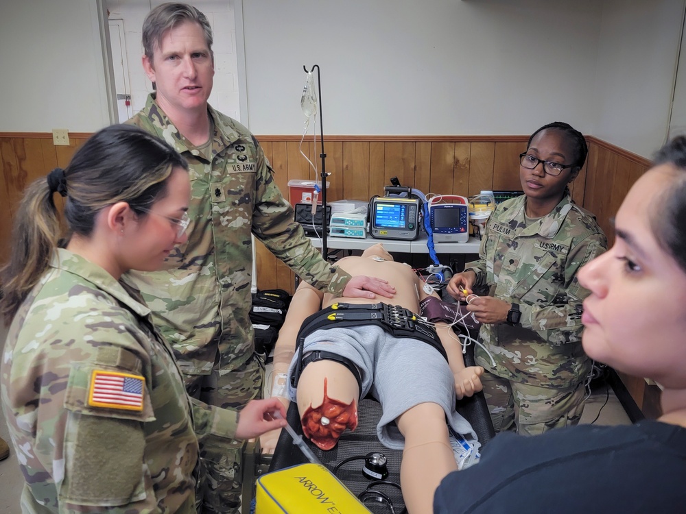 Fort Campbell Soldiers Utilize SIM Manakins in FTX