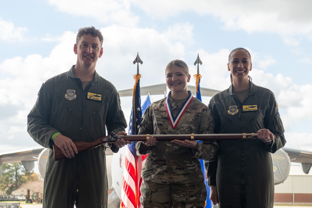 437th Airlift Wing celebrates award winners
