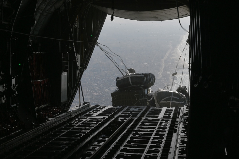 Humanitarian Assistance over Gaza,  Super Hercules coming with a Special Delivery Day 5