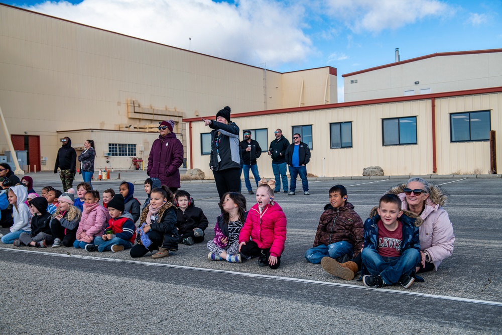 Muroc students watch Thunderbirds practice from Edwards' flight line