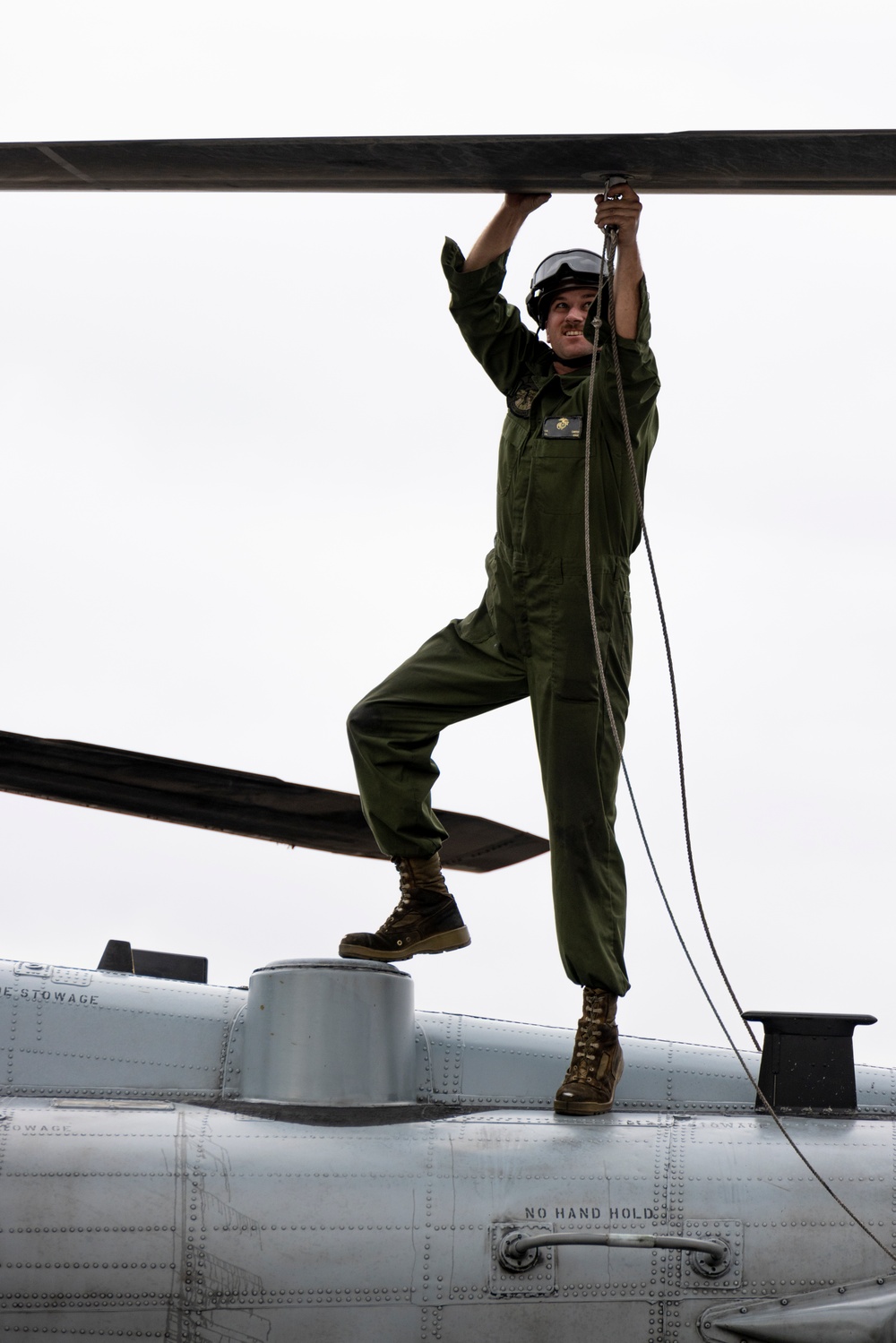 DVIDS - Images - HMH-462 Conducts Post-Flight Maintenance [Image 1 of 5]