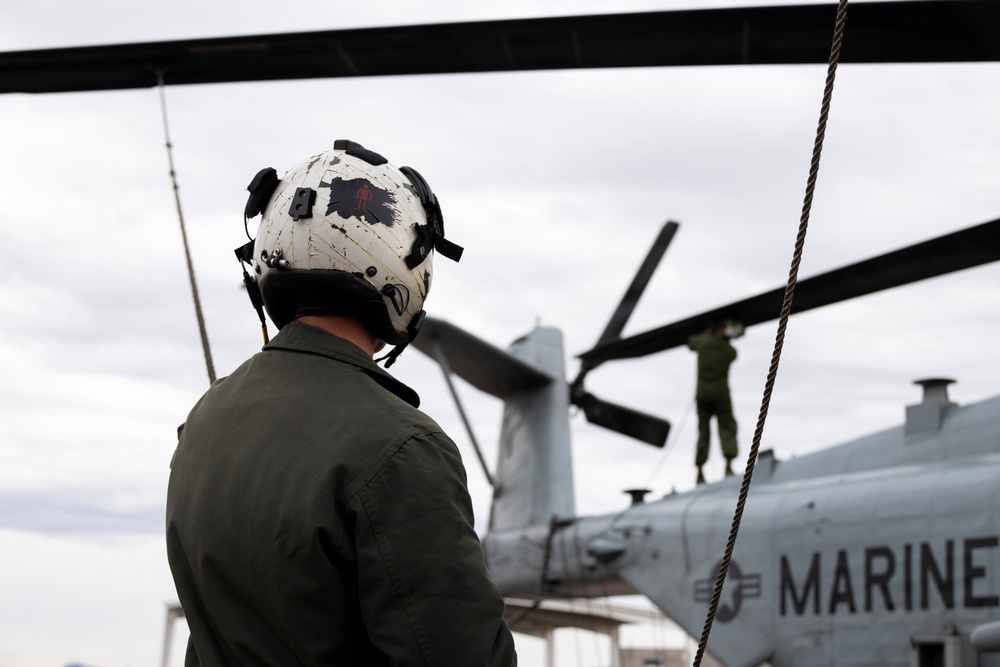 HMH-462 Conducts Post-Flight Maintenance