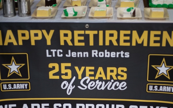 After 25 years of service, Lt. Col. Roberts retires from the Army Reserve