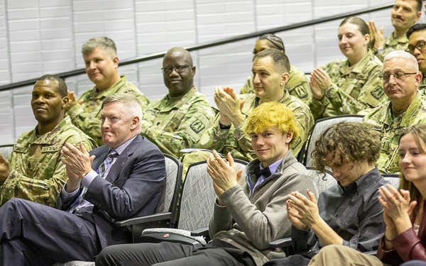 After 25 years of service, Lt. Col. Roberts retires from the Army Reserve