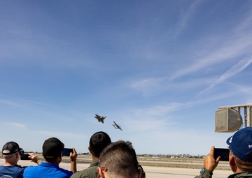 Honduran Officials Observe F-5 Aircraft Squadron