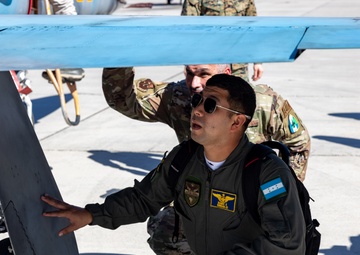 Honduran Officials Observe F-5 Aircraft Squadron