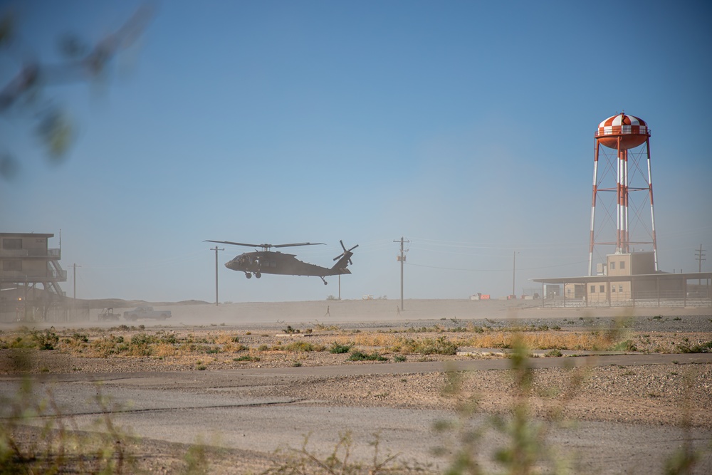 UH-60M Black Hawk lands