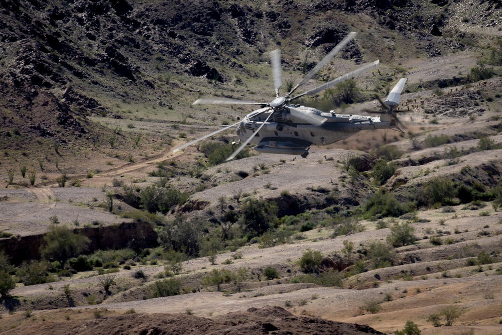 HMH-462 Increasing Readiness in unfamiliar environments