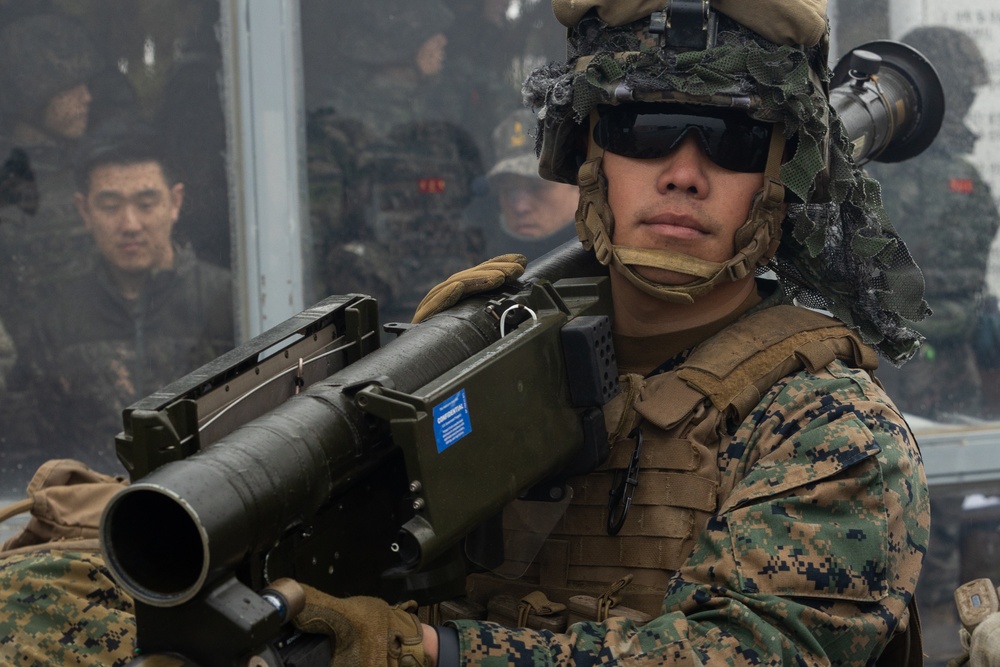 U.S. and ROK Marines conduct combined live fire
