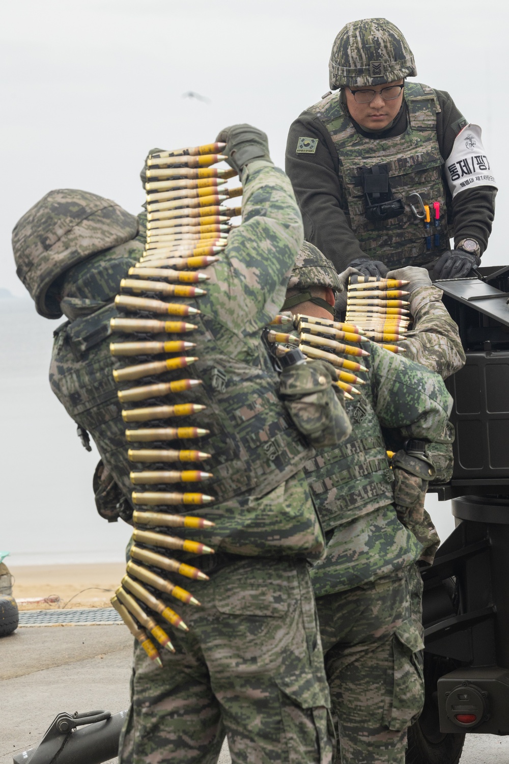 U.S. and ROK Marines conduct combined live fire