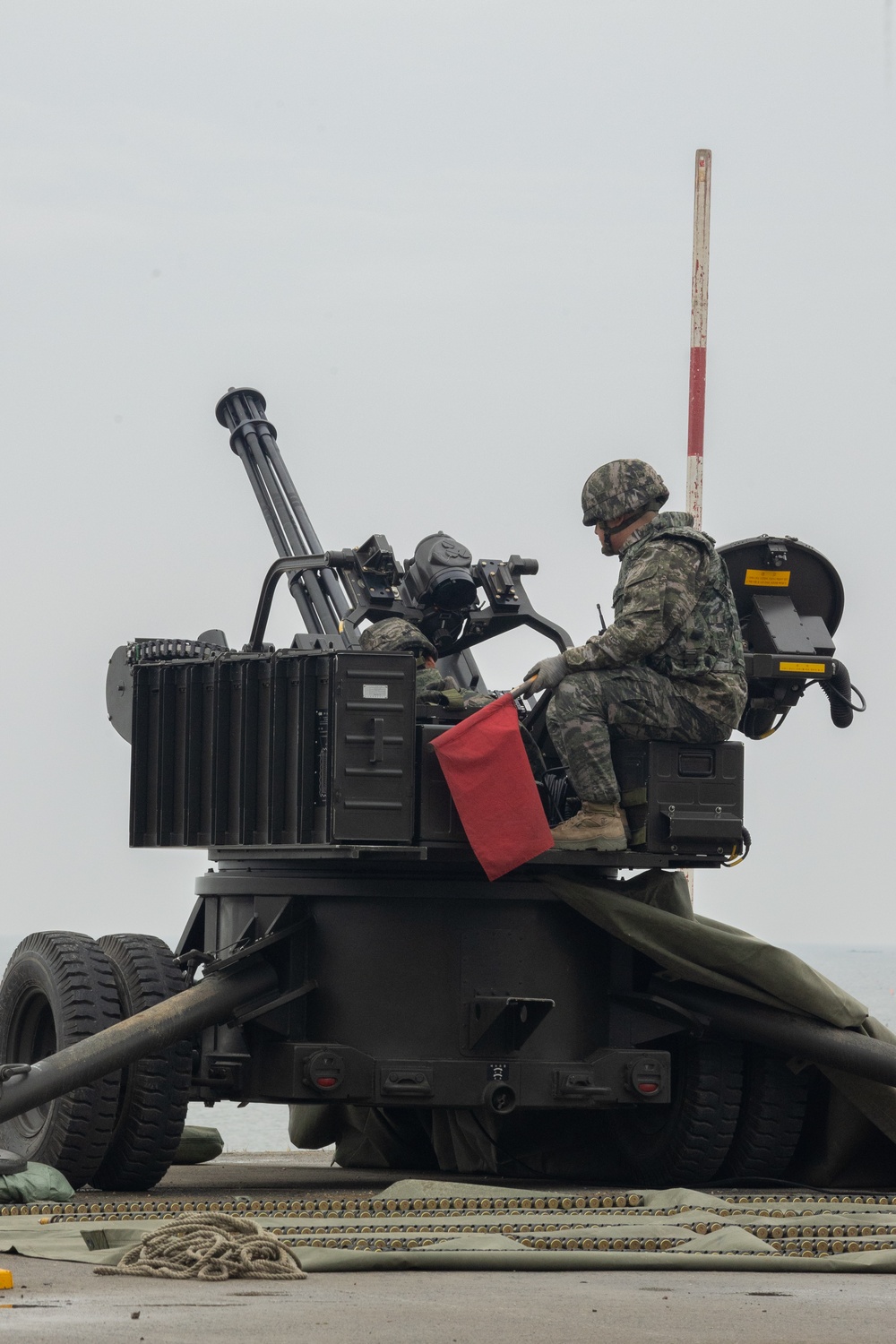 U.S. and ROK Marines conduct combined live fire