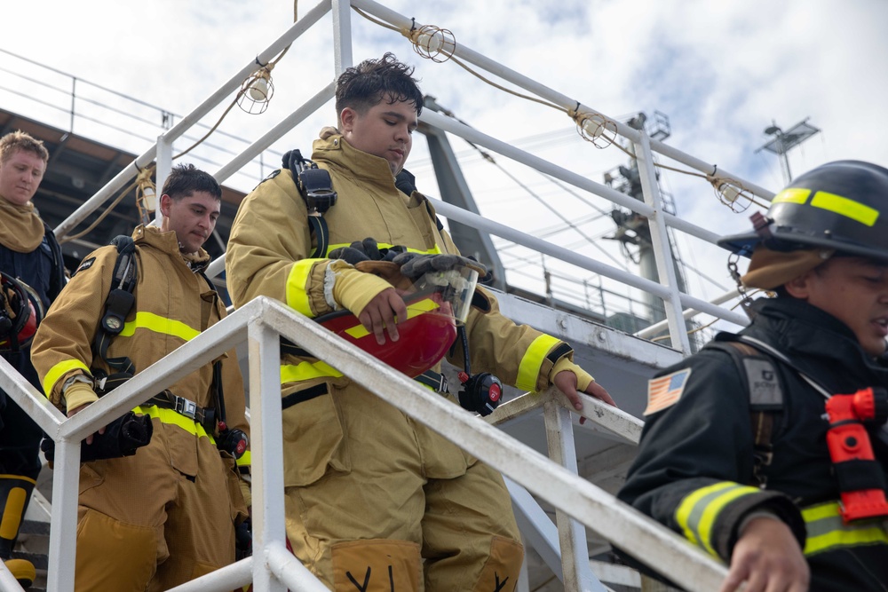 ESL Sailors Conduct Pier Side Response to Fire Drill