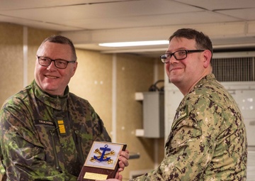 USS Gunston Hall hosts dinner for leaders of the Finnish and Swedish Navy and Marine Corps