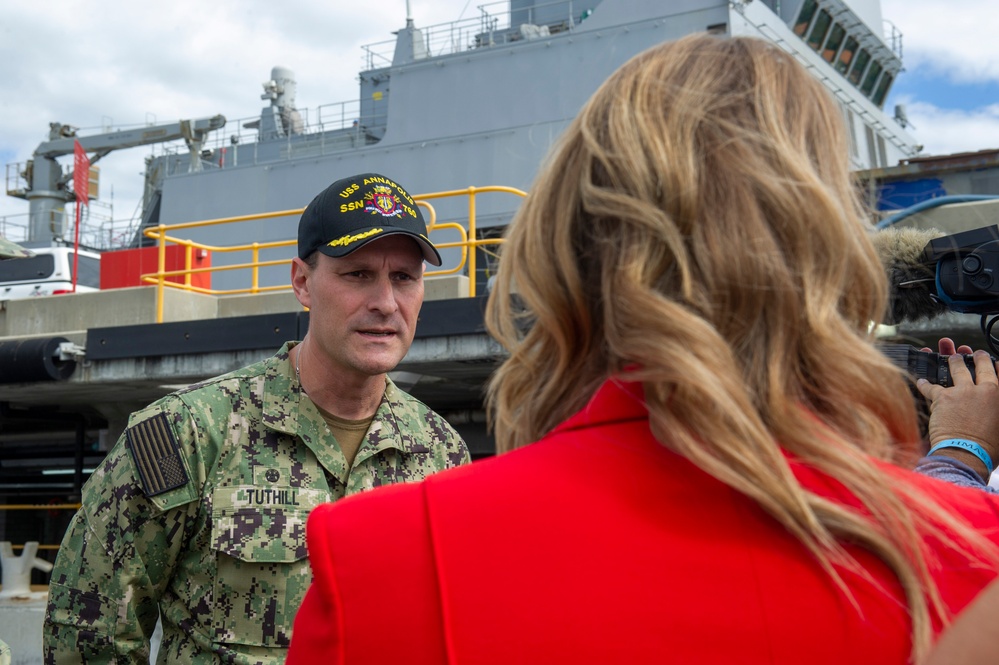 USS Annapolis CO participates in interview with Australian news media outlets