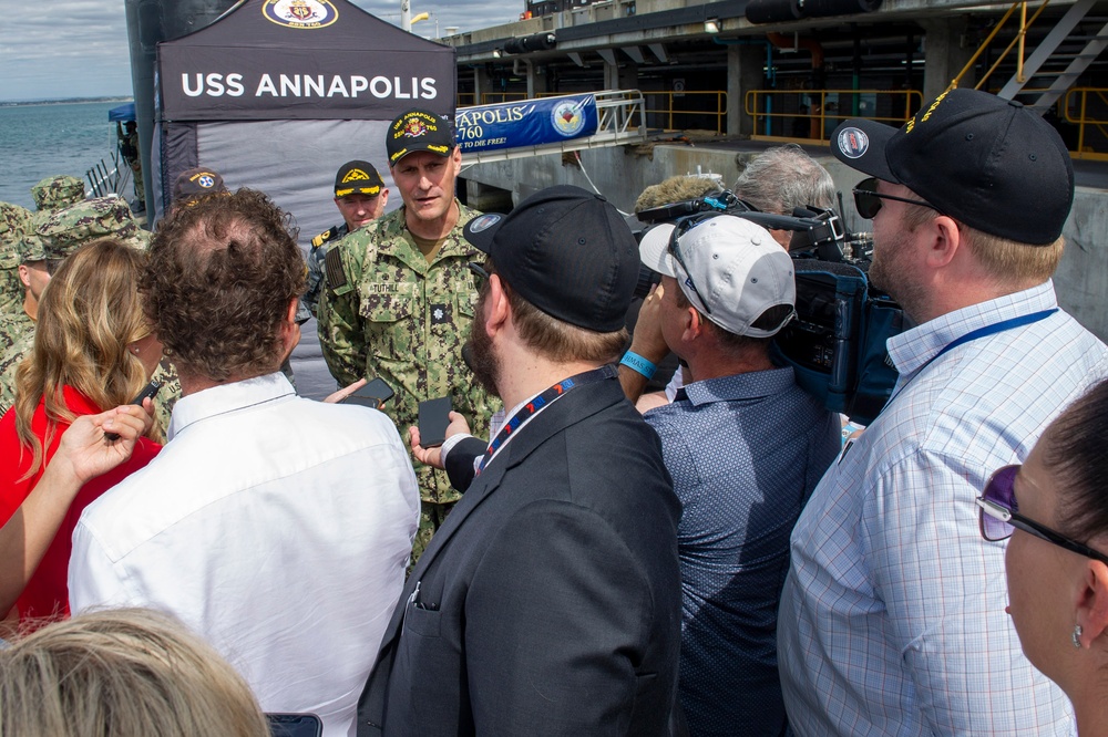 USS Annapolis CO participates in interview with Australian news media outlets