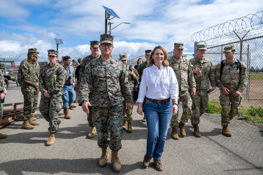 DSD Visits Camp Pendleton, Calif.