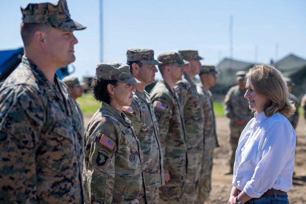DSD Visits Camp Pendleton, Calif.