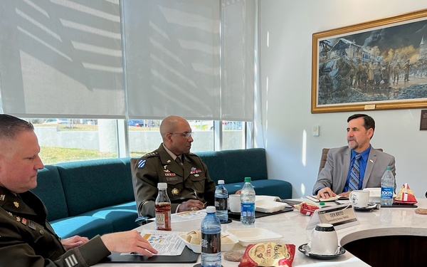 GEN Brito, TRADOC CG, meets with PKSOI leadership