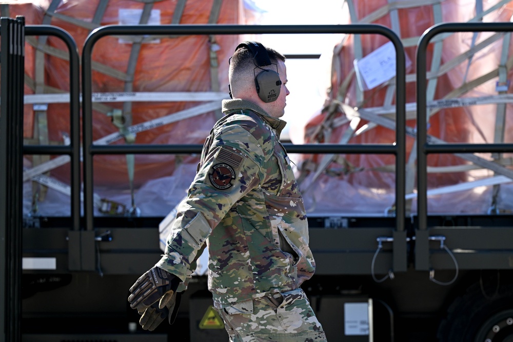 Scott AFB LRS loads cargo for Humanitarian Aid