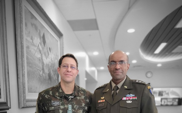 GEN Brito, TRADOC CG meets with PKSOI leadership
