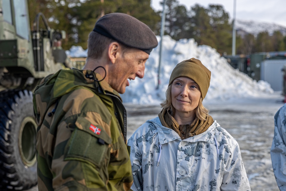 Assistant Commandant of the U.S. Marine Corps and the Norwegian Chief of Defense Visit CLB 6 During Exercise Nordic Response 24