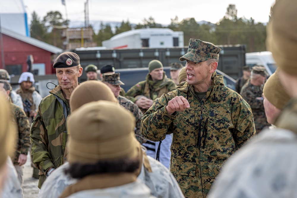 Assistant Commandant of the U.S. Marine Corps and the Norwegian Chief of Defense Visit CLB 6 During Exercise Nordic Response 24