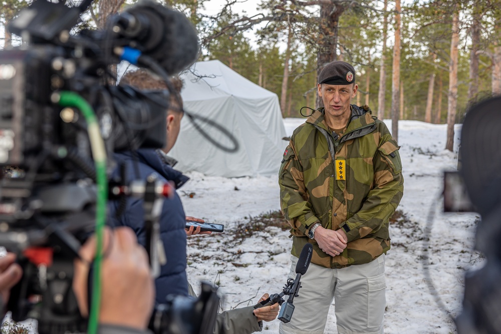 Assistant Commandant of the U.S. Marine Corps and the Norwegian Chief of Defense Visit CLB 6 During Exercise Nordic Response 24