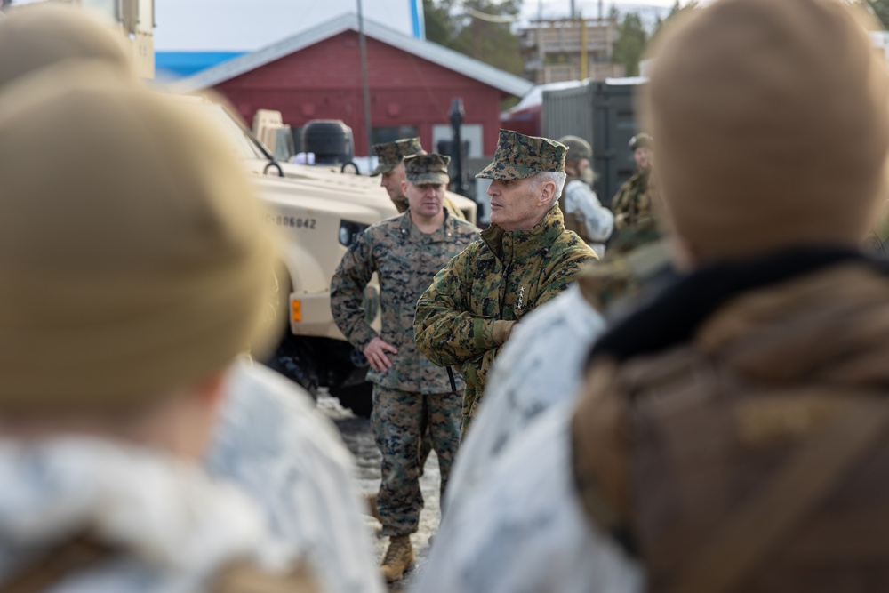 Assistant Commandant of the U.S. Marine Corps and the Norwegian Chief of Defense Visit CLB 6 During Exercise Nordic Response 24