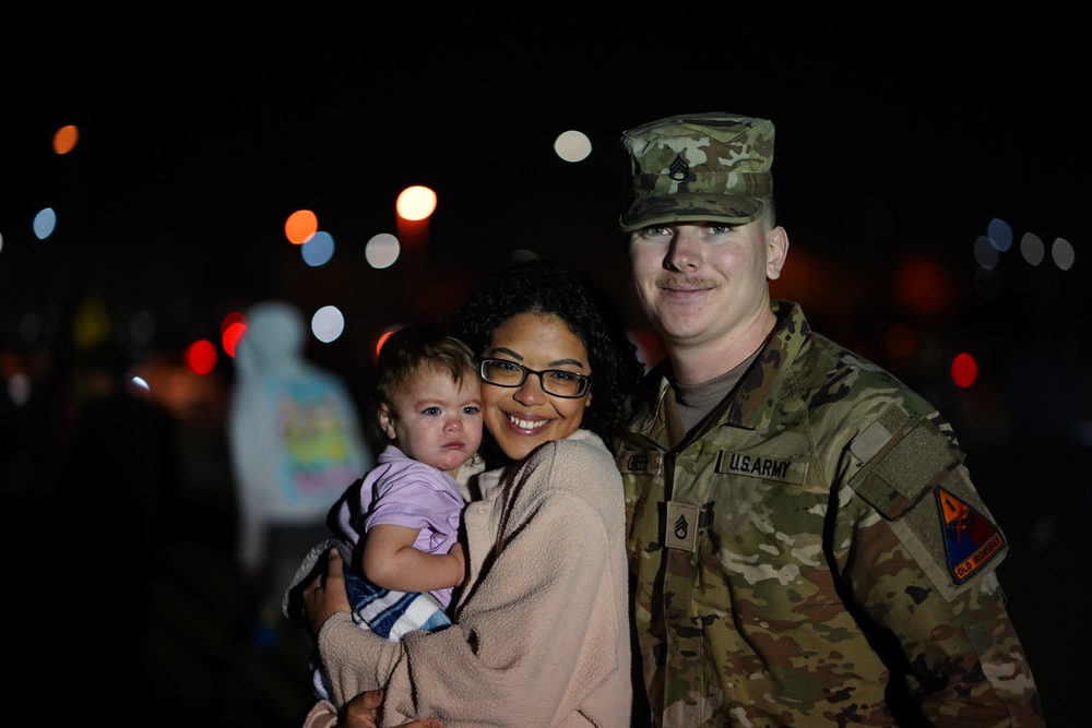 Fort Bliss families greet returning Soldiers in the &quot;wee hours of the morning&quot;