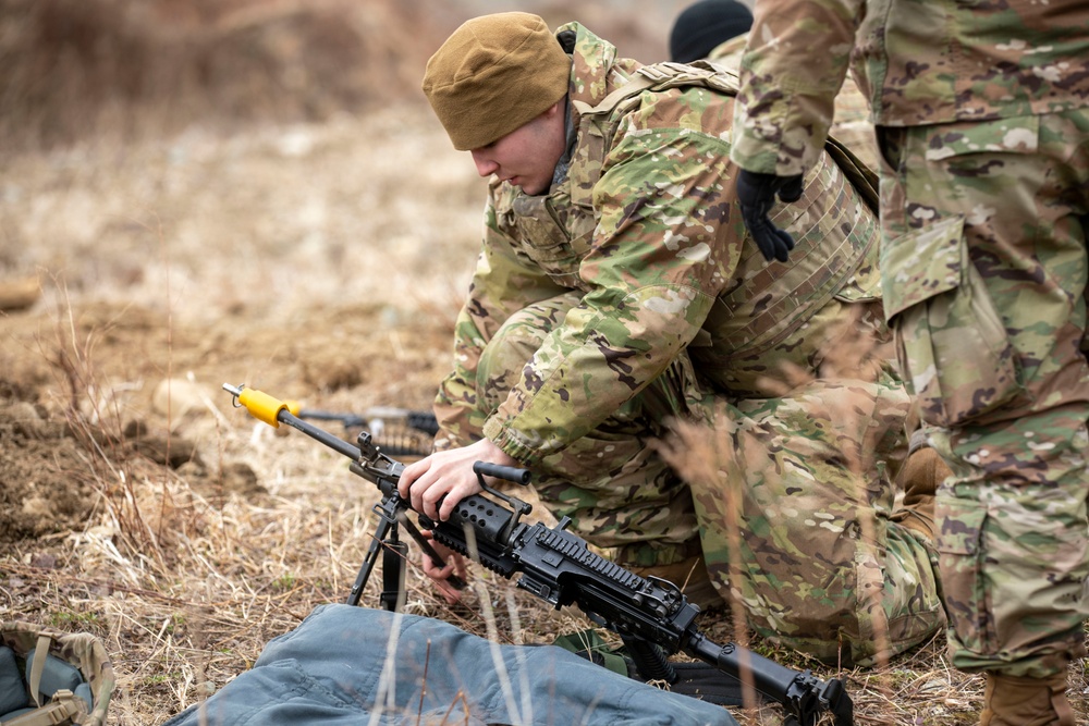 572nd BEB Conduct Squad Training