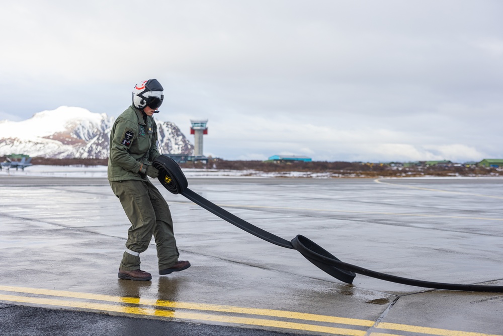 U.S. Marines with Marine Aerial Refueler Transport Squadron (VMGR) 252 refuel Finnish Air Force F/A-18 Hornets during Exercise Nordic Response 24