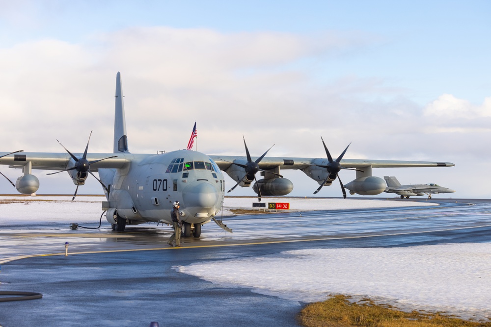 U.S. Marines with Marine Aerial Refueler Transport Squadron (VMGR) 252 refuel Finnish Air Force F/A-18 Hornets during Exercise Nordic Response 24
