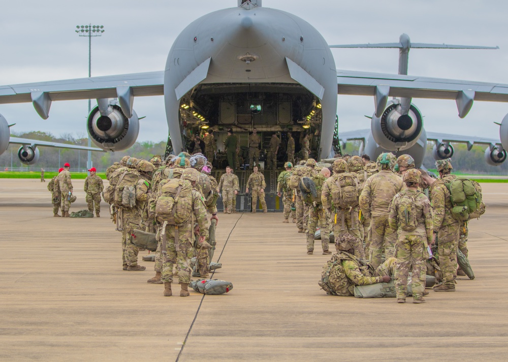 JRTC 24-05 - 1st BCT, 82nd ABN DIV, prepares for airborne JFE operation