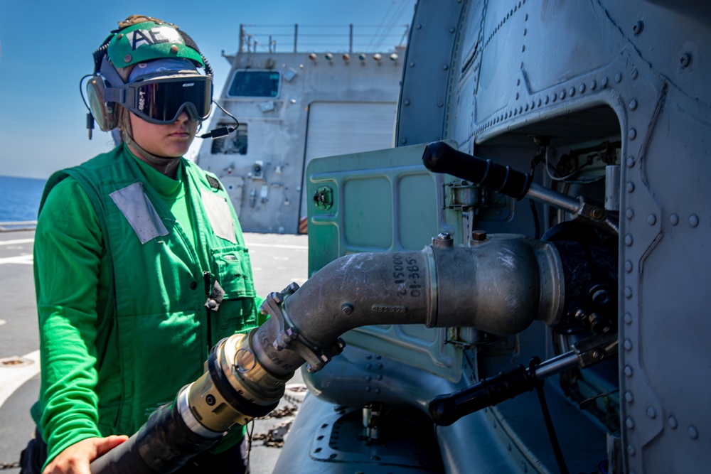 USS Mobile (LCS 26) conducts flight operations