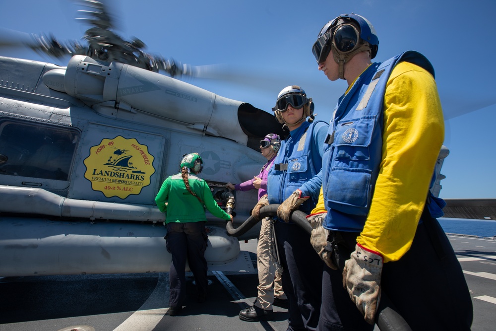 USS Mobile (LCS 26) conducts flight operations