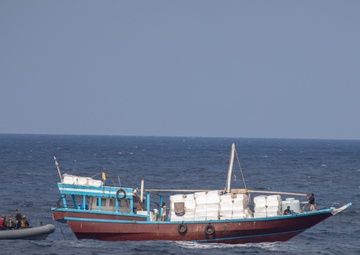 Laboon Sailors Provide Assistance to Distressed Mariners
