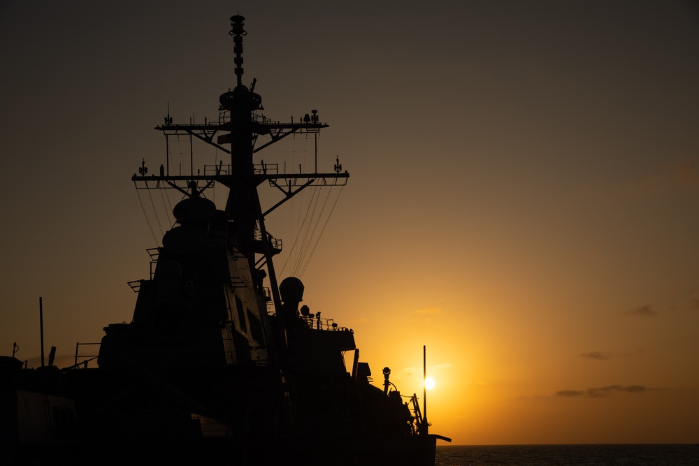 USS Laboon (DDG 58) Conducts Boat Operations in the Gulf of Aden