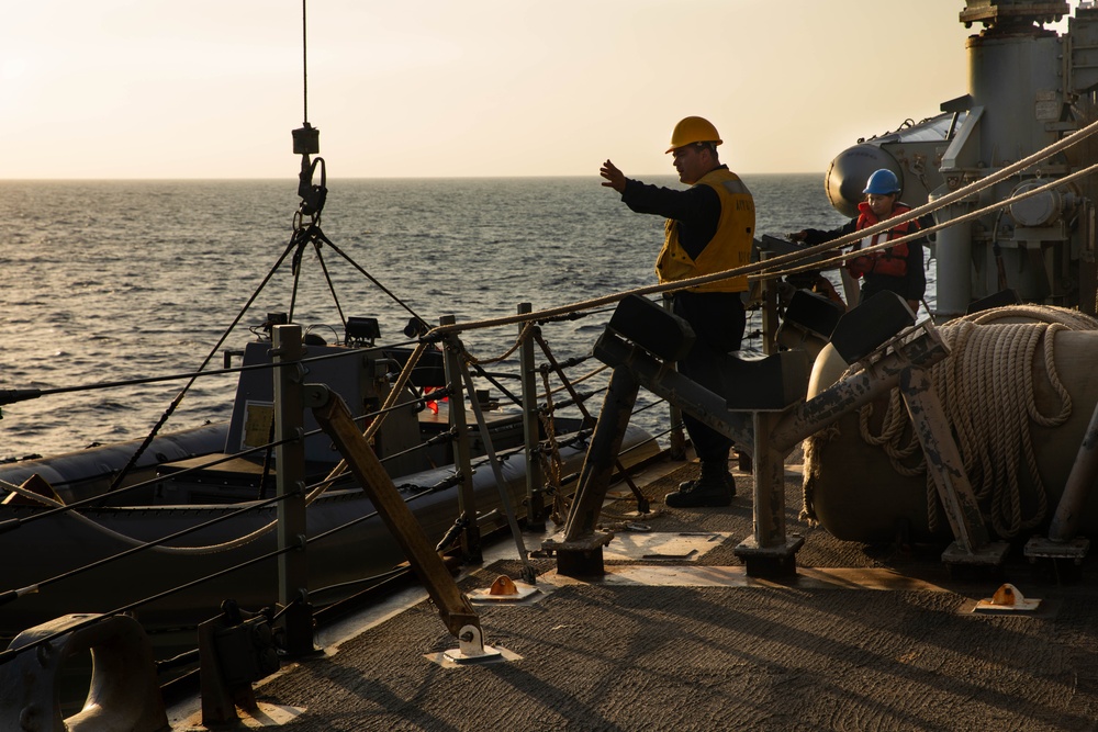 USS Laboon (DDG 58) Conducts Boat Operations in the Gulf of Aden