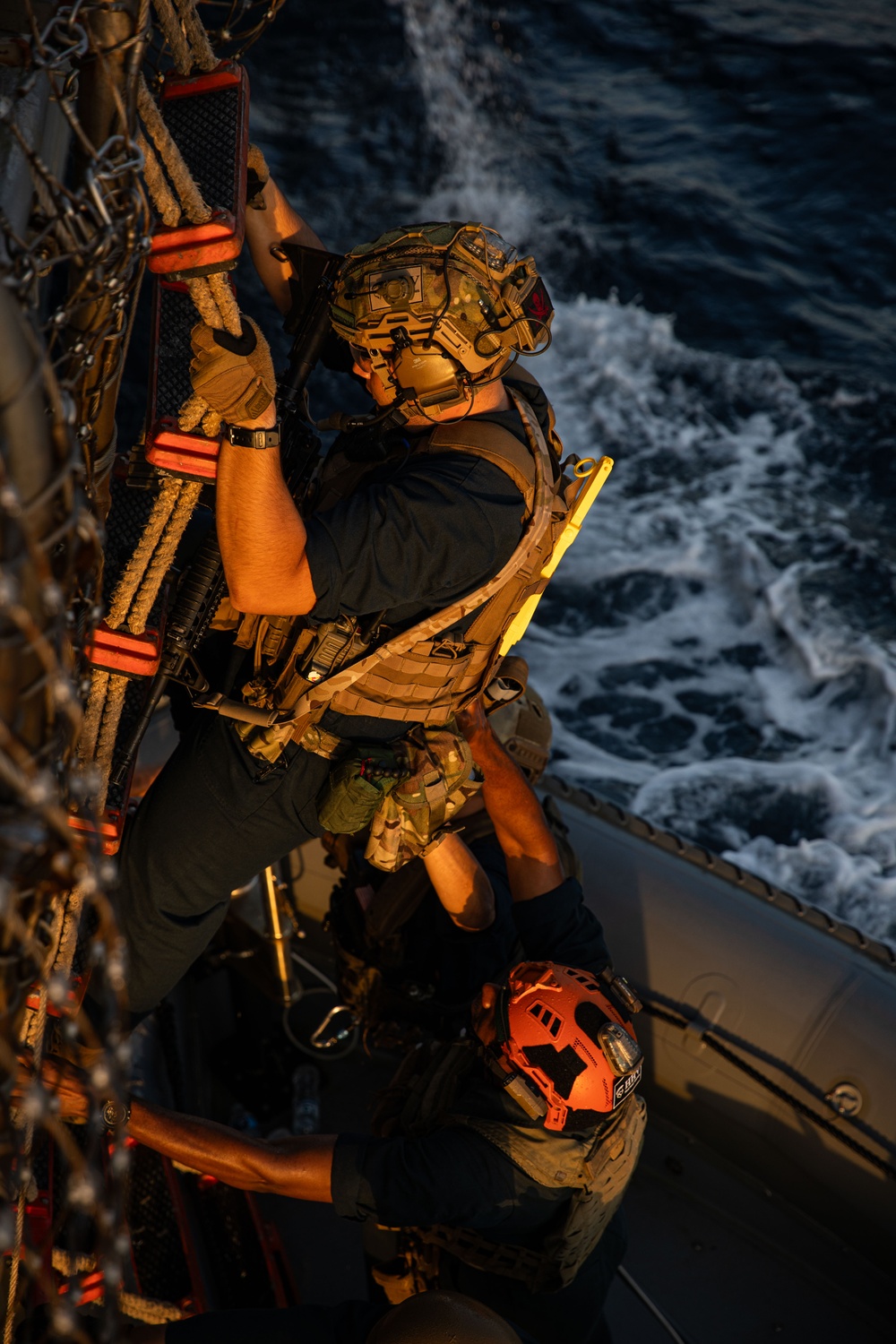 USS Laboon (DDG 58) Conducts Boat Operations in the Gulf of Aden