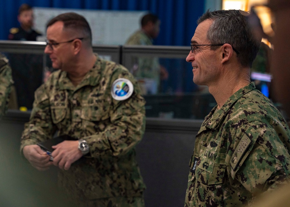 Vice Adm. Perry visits CTF North HQ